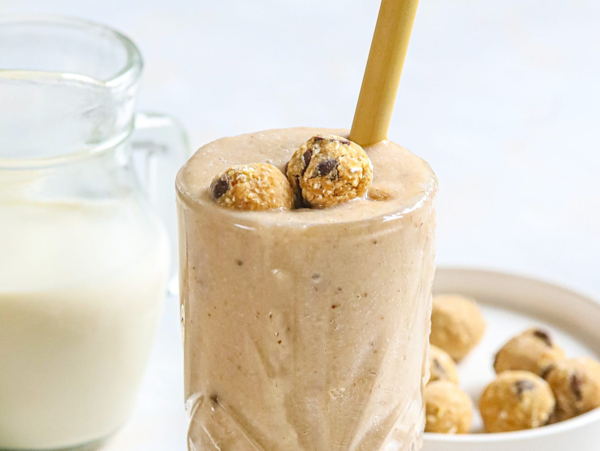 Ontbijt met deze Cookie Dough ‘Milk’shake zonder schuldgevoel
